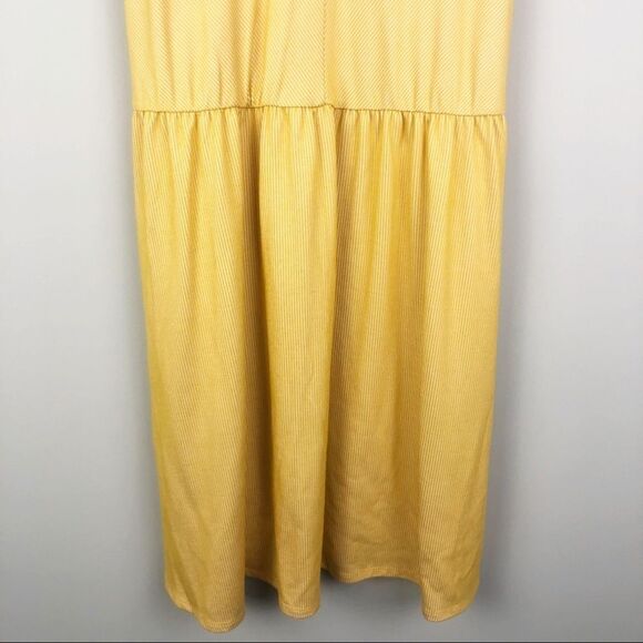 UNIVERSAL THREAD | V-Neck Yellow Chevron Dress NEW Women’s Size Medium - Picture 4 of 8